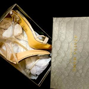 8.5 women shoes like new Azalea Wang Silver straps